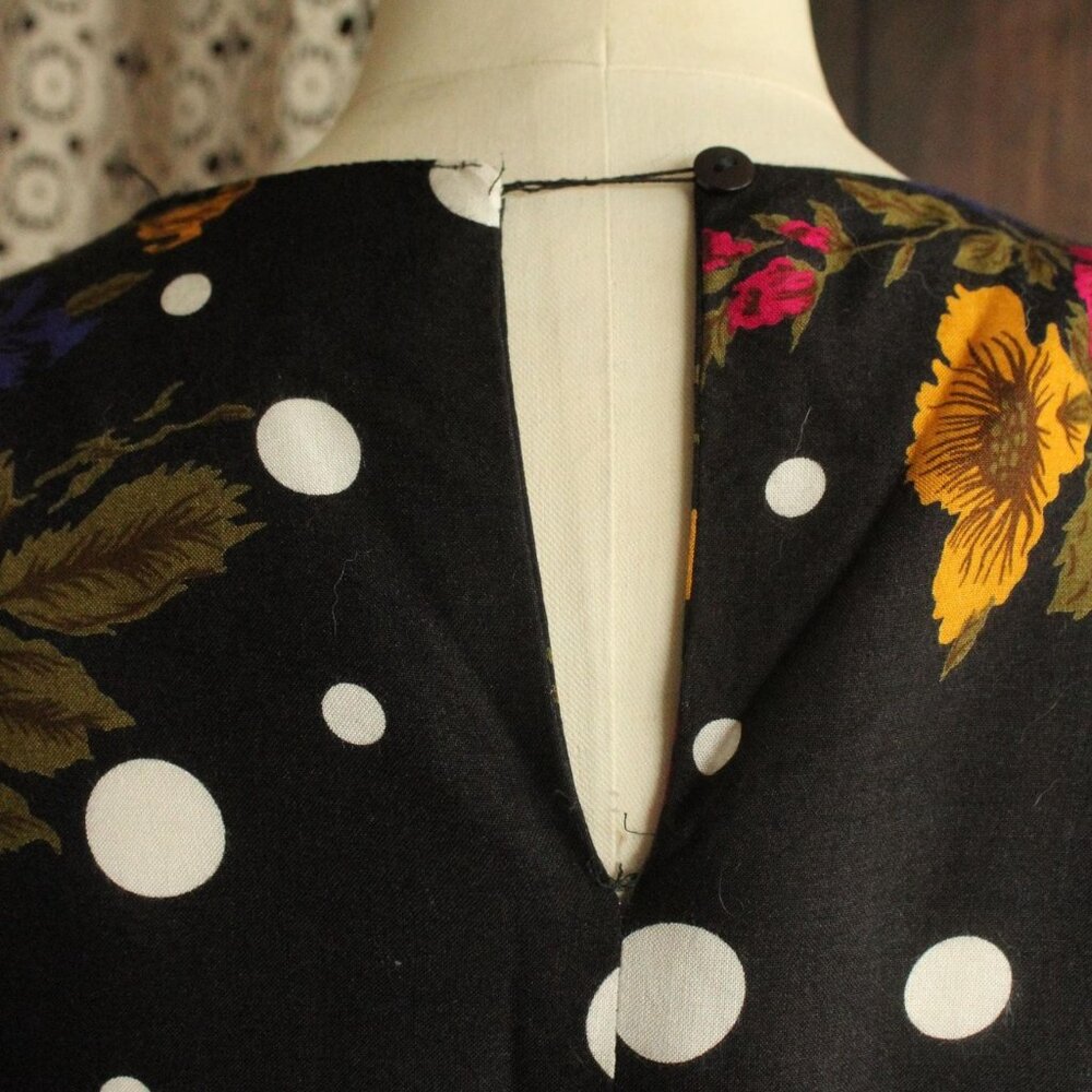 Vintage 1980s 1990s Blouse, Norton McNaughton Petites Polka Dot and Floral - Picture 9 of 11